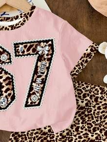 奶油色复古豹纹学院风67图案，六七，嘟嘟，无意义的幽默67数字，年轻女孩休闲简约短袖短裤两件套，适合夏季生日装扮，适合年轻女孩，儿童夏季服装套装，儿童豹纹套装 - 白色 - 查看 6