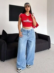 Dripcurv Women's Plus-Size Blue Retro Washed Denim Jeans, Loose Wide-Leg Jeans, New Year's Clothing - Light Wash - View 3