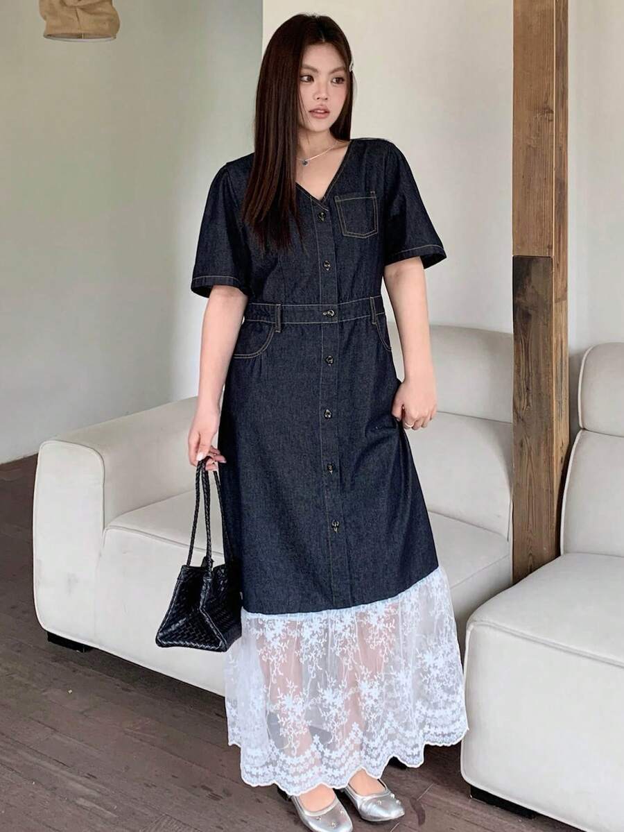 Dazy Plus V领深蓝色短袖撞色蕾丝优雅长款休闲牛仔连衣裙，春夏款 - 深色水洗藍 - 查看 1