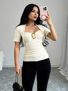 Chiquease 女士休闲性感纹理面料垂褶领口金属装饰褶皱修身T恤，适合日常穿着，纹理面料上衣，一件式上衣，女士上衣，优雅奶油色上衣，女士上衣，正装上衣 - 杏色 - 查看 3