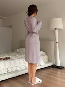 SHEIN Áo choàng ngủ kẻ sọc kiểu dáng thường ngày dành cho nữ - Nhiều màu - Xem 2