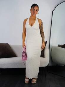 SAYEHFBABY Nouvelle robe maxi ajustée texturée avec taille resserrée et col en V romantique pour le printemps/l'été. Look élégant pour un rendez-vous galant - Nude - Voir 1