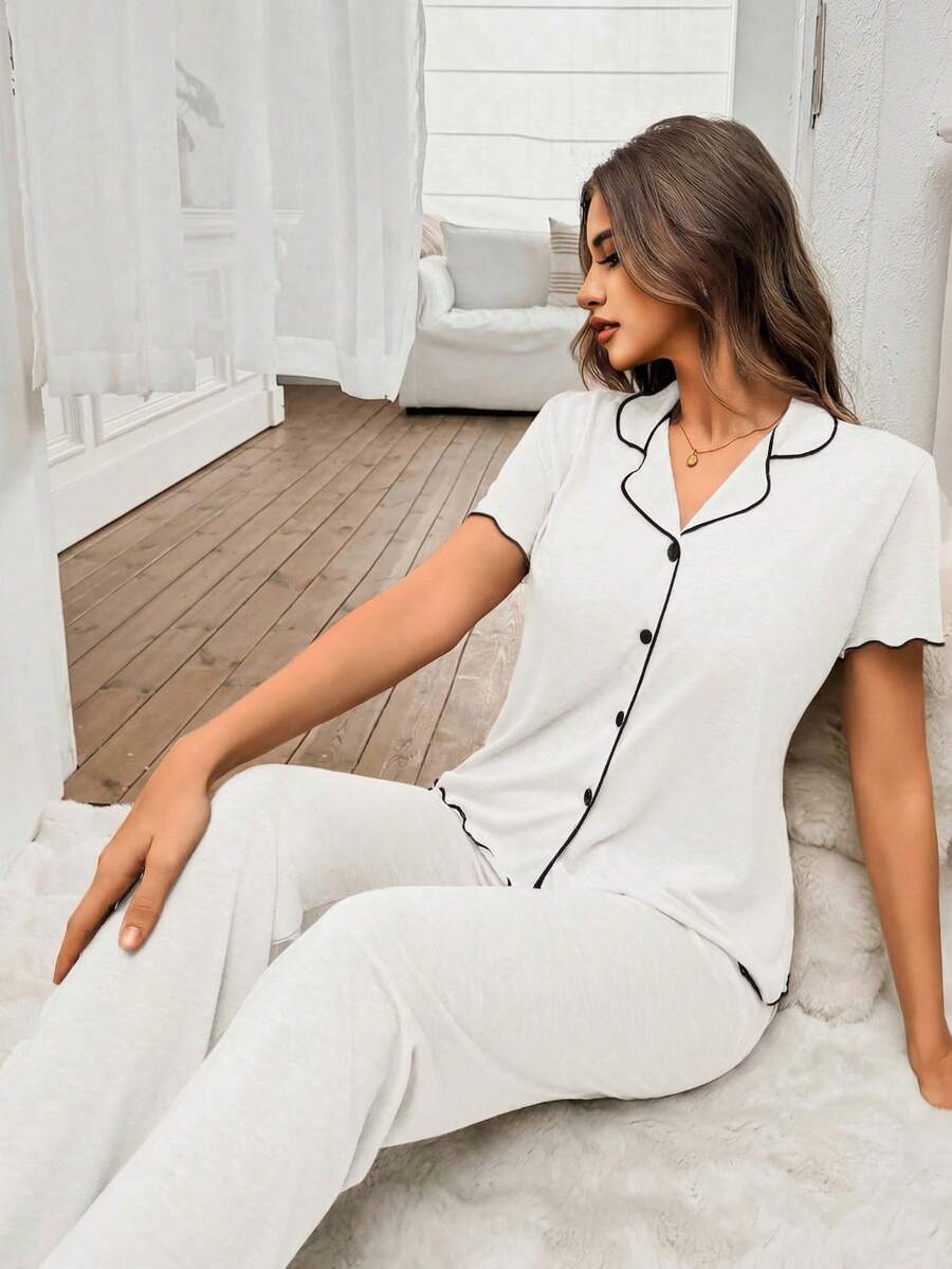 SHEIN 女士简约白色翻领开襟荷叶边轻盈垂坠针织面料短袖上衣和裤子,休闲家居服两件套 - 白色 - 查看 1
