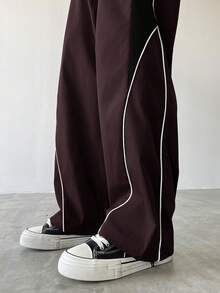 Manfinity EMRG 男士休闲撞色抽绳直筒裤，宽松长款拼接黑色直筒运动裤 - 酒紅色 - 查看 7