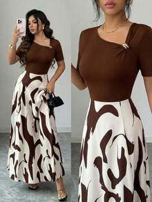 SHEIN Elenzya Abito a-line con scollo a v e vita stretta, con motivo astratto bianco e nero e decorazione con fibbia elegante per uso quotidiano, vacanza, pendolarismo, San Valentino, appuntamento, streetwear, festa, primavera/primavera-estate - Castano - Visualizzare 8