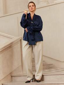 VOLUPTÉ CURVE 大码春夏条纹时尚简约优雅金属衬衫女式上衣 优雅女式衬衫 优雅女式上衣和衬衫 经典女式工作上衣 蓝色条纹商务衬衫 2026流行商务衬衫 毕业衬衫 高雅商务衬衫 - 藏蓝色 - 查看 8