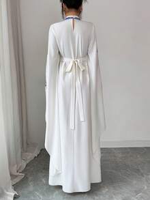 Elenzga 女士新款时尚优雅中东风复古法式立领金色印花开襟下摆系带蝙蝠袖白色长裙，适合通勤、圣诞节、新年、街头风、法式浪漫、休闲、中东复古风、下午茶聚会、派对、感恩节、返校季、秋冬季等场合。 - 藍色 - 查看 2