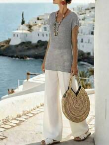 Ritzy Row 女士灰色V领无袖针织上衣，时尚简约百搭度假装 - 灰色 - 查看 1