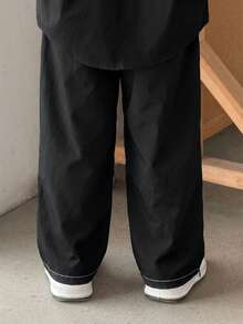 SHEIN Little Byeori 儿童/男童休闲日常舒适贴袋撞色宽松直筒工装裤，适合上学、花园、海滩、生日、春、夏、秋、冬等各种场合，黑色牛仔裤，工装裤，宽松牛仔裤，男童服装，校服，宽松裤，卡其裤，阔腿裤 - 黑色 - 查看 2