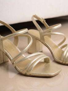 Wide Heel Sandal With Crossed Straps - 金色 - 查看 3