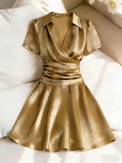 Franclia 褶裥腰身金色箔片连衣裙 / 复古优雅派对迷你连衣裙 / 约会及工作装 / V领荷叶袖 / 优雅短裙