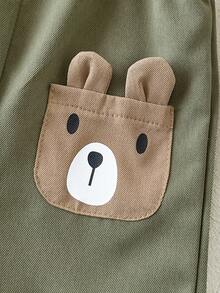 SHEIN Playful Pals 新生儿可爱卡通印花拼接口袋连体衣，休闲日常穿着 - 軍綠色 - 查看 6