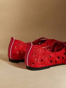 Giày lười nữ kiểu dáng khoét lỗ, có khóa cài. - Đỏ - Xem 4