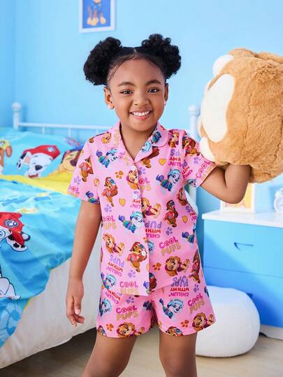 SHEIN | PAW Patrol Bộ đồ ngủ ngắn tay và quần short in hình chó dễ thương cho bé gái, thoải mái cho mùa hè.