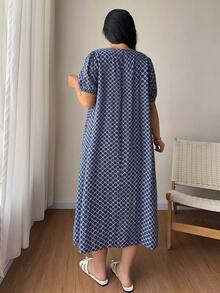 Dazy Plus Plus Size Elegant Leaf & Floral Pattern Loose A-Line Long Nightgown, Comfortable Sleepwear Summer - Royal Blue - View 2