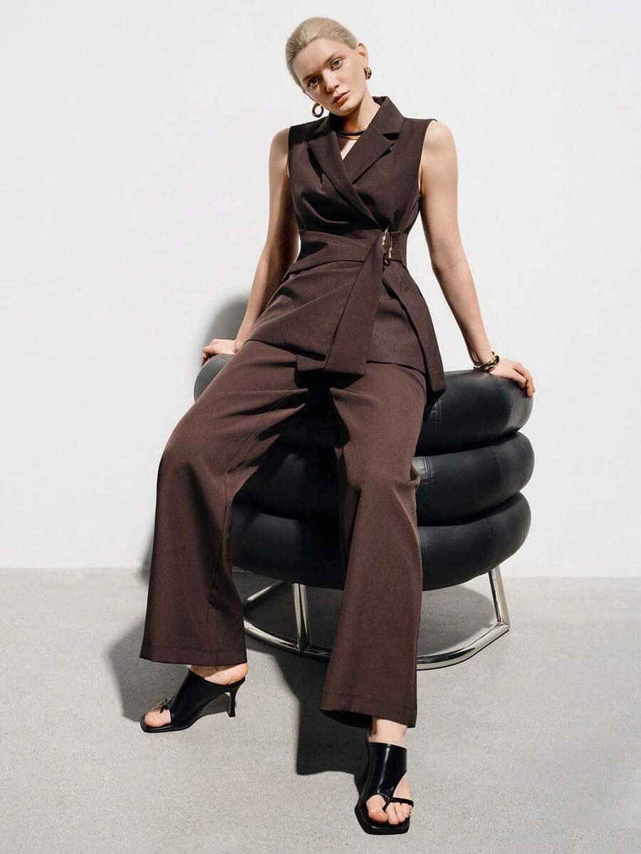 Aveloria Modichic Conjunto de traje urbano clásico para ir al trabajo con solapa, cintura ceñida, detalles plisados, decoración metálica y pantalones de pierna recta para mujer - Café integral - Ver 1