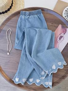 GlowEve Quần jean denim nữ dáng casual, chất liệu denim bạc màu, thêu hình trái tim. - Màu xanh lam - Xem 1