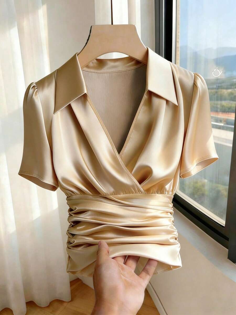 GlowEve Blusa plisada de manga corta minimalista y casual para mujer - Champán - Ver 1