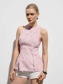 Aveloria Modichic 优雅刺绣花卉无袖圆领修身A字连衣裙，采用柔软的天鹅绒混纺面料，适合正式场合、派对、艺术展览、浪漫约会、高级餐厅和庆典等，展现优雅精致的美感。夏季女装上衣，夏季女装穿搭，最新款女装上衣，女士上衣新品上市。 - 淡紫色 - 查看 3