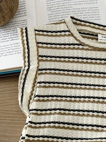 SHEIN 2件套女婴幼儿0-3岁春夏休闲日常度假针织黑白条纹荷叶袖圆领T恤和短裤套装 - 彩色 - 查看 3