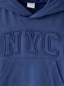 SHEIN 2件組 幼童嬰兒男童深藍色夏季休閒海灘套裝 NYC字母壓紋無袖連帽T恤&彈性腰針織短褲 6M-3T - 藏蓝色 - 查看 5