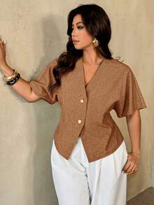 Auralis Camisa de uso diario versátil de talla grande, de unicolor, con cuello en V y abotonadura sencilla - Café integral - Ver 6
