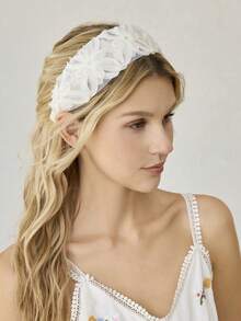 MOTF PREMIUM LACE WIDE-BRIMMED HEADBAND - Beige - View 2