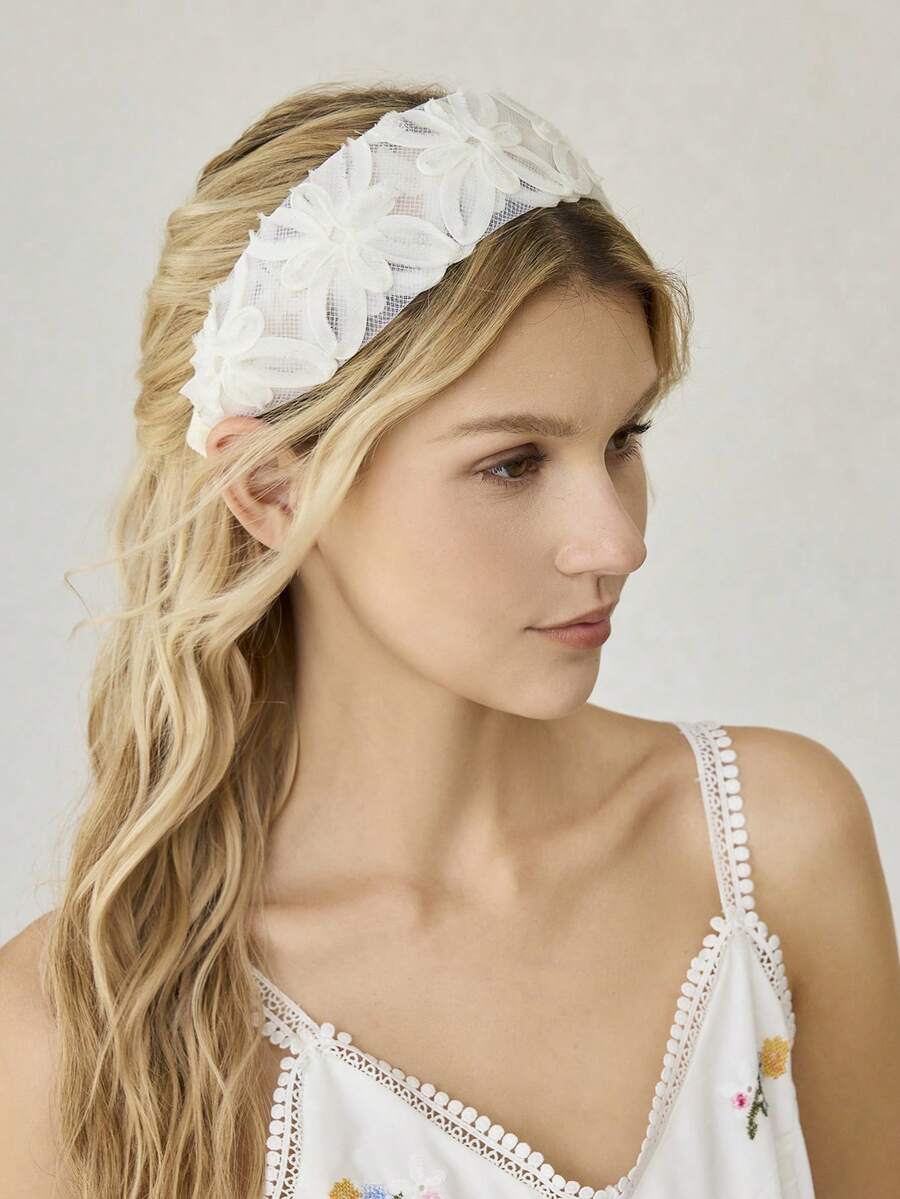MOTF PREMIUM LACE WIDE-BRIMMED HEADBAND - Beige - View 2