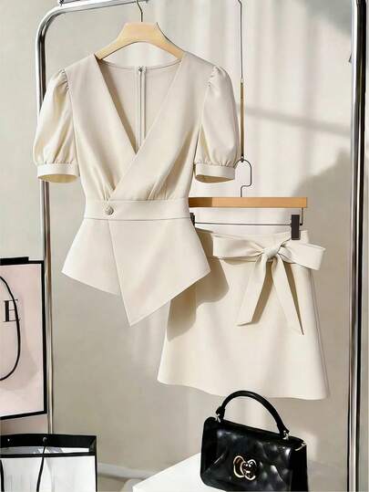 Franclia 女士休闲优雅时尚泡泡袖不对称装饰上衣+系带A字迷你裙两件套，适合日常通勤