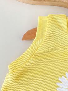 SHEIN Playful Pals Baby Girl Summer Blue Textured Sleeveless Top And Plaid Shorts Set With Blue Bow Accent, Essential Daily Outfit - Yellow - View 4