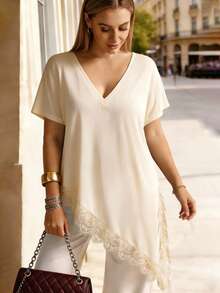 INAWLY 大码女式V领短袖蕾丝不对称下摆上衣 - 杏色 - 查看 3