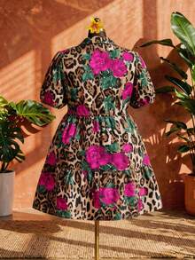 SHEIN CURVE+ Curve 尺码 US22 音乐节、海滨度假、波西米亚风女式花卉豹纹印花短款泡泡袖单排扣时尚衬衫裙 - 彩色 - 查看 2