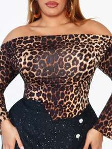 MelDlgn Camiseta asimétrica de mujer con hombros descubiertos y estampado de leopardo para tallas grandes - Multicolor - Ver 6