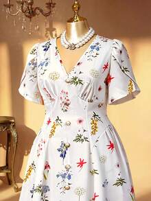 Rometta Gaun Wanita Ukuran Besar Gaya Prancis Vintage Leher V Motif Bunga Kecil Lengan Pendek - MultiWarna - View 8