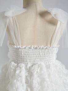 Vestido de niña con tirantes de malla y flores 3D - Blanco - Ver 3