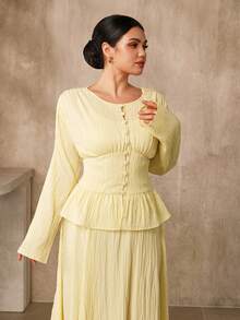 Graceveil Bộ đồ nữ gồm áo và chân váy màu trơn cài cúc, viền bèo nhún, kiểu dáng kín đáo, trang phục thanh lịch cho nữ, bộ đồ hai mảnh cho nữ, váy nữ, đầm cổ điển cho nữ, bộ đồ nữ, đầm dự tiệc, đầm nữ, trang phục mùa đông thanh lịch cổ điển cho nữ, bộ chân váy. - Màu vàng - Xem 4