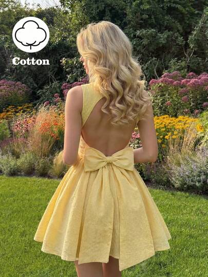 SHEIN Women's Yellow Jacquard Woven Cotton Sleeveless Open Back Detachable Bow Maxi Dress, Women's Pastoral Romantic Vacation Fashionable Retro Versatile Dress, Women's Elegant Date Valentine's Day Party Versatile Dress Pale Yellow Sleeveless Square Neck Fit-And-Flare Mini Dress Dress Wedding Guest Pale Yellow Modest Mini Dress Elegant High Waist Flared Mini Silhouette Form-Fitting Modest Party Dress Spring Break Modest Casual Outfit Date Night Modest Mini Dress Garden Party Modest Flared Dress Beach