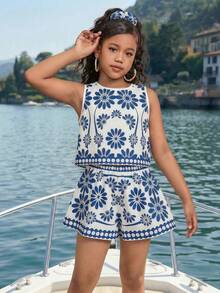 SHEIN 2pcs/Set Tween Girl Blue And White Floral Print Camisole And Shorts,Bohemian Summer Tropical Vacation Holiday Outfit Kids Sleeveless Chic Casual Set - Blue and White - View 5