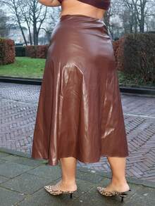 MelDlgn Plus Size Elegant PU Leather A-Line Skirt, Slimming And Commuter-Friendly - Coffee Brown - View 2