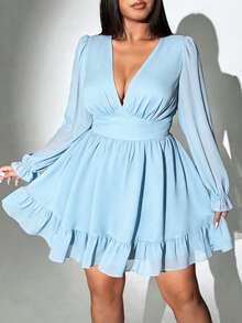 Viva Relle Vestido de talla grande con cuello en V profundo, volantes en el bajo y unicolor - Celeste - Ver 1
