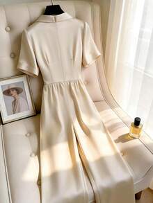 Franclia 香槟金缎面连体裤，轻盈奢华通勤款，翻领设计，收腰剪裁，阔腿裤型，光滑亮泽面料，优雅法式女士连体裤 - 香檳色 - 查看 2