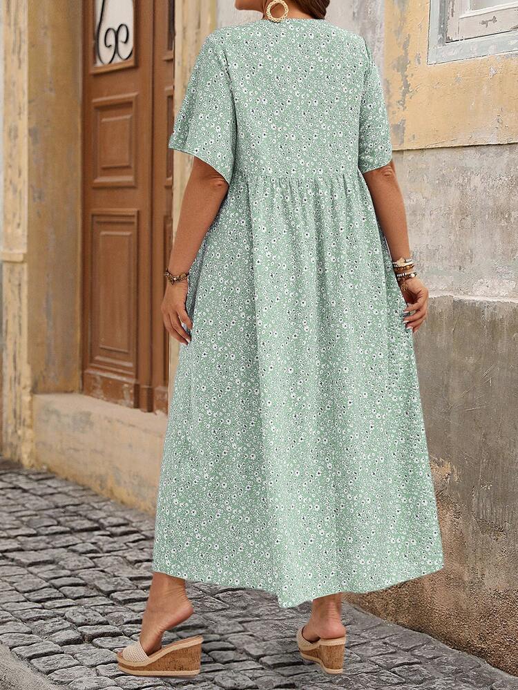 Plus Size Women's Summer Casual Vacation Country Loose Ditsy Floral V-Neck Short Sleeve Babydoll  Dress,Summer Outfits For Women ,Vacation Outfits Women ,Holiday Outfits For Women,Going Out Outfits,2026 New Clothes,Simple And Fashionable For Everyday Wear,Suitable For Summer, Vacation, Daily Wear, Festival Outfits For Women,Country Concert Outfit,Beach Outfits For Women,Flowy Dress