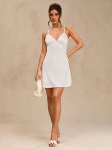 SHEIN BAE Đầm mini dáng chữ A màu trắng trơn sang trọng bằng satin, cổ chữ V, hở lưng, thắt dây ren, thích hợp làm đầm phù dâu, đầm trắng, đầm tốt nghiệp và đầm tựu trường cho nữ sinh. - trắng - Xem 4