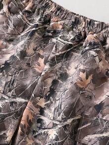 SHEIN 两件套休闲街头风数字印花T恤+工装裤，舒适贴身，活动自如，时尚街头元素，适合上学、通勤、周末郊游、春季日常穿着。 - 彩色 - 查看 4