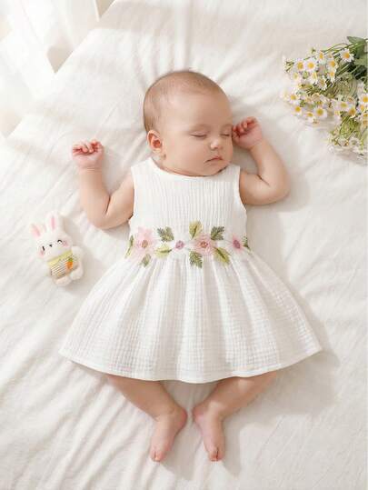 SHEIN 0-9M Newborn Baby Girls' Sleeveless Cotton Floral Embroidered Dress, Cute Vacation Style, Soft Skin-Friendly Fabric, Suitable For Spring/Summer Outings, Parties, Photoshoots, School Baby Girl Floral Embroidered Sleeveless Dress Newborn Summer Dresses Cotton Baby Dress Spring Baby Dress