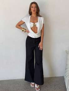 Aloruh 女士夏季新款白色优雅性感度假浪漫约会时尚外出打卡深V领荷叶边设计贝壳装饰抹胸T恤 - 白色 - 查看 7