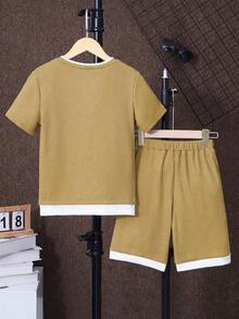 SHEIN Mirajuku 2pcs/Set Toddler Boys' Colorblock Round Neck Short Sleeve Top And Shorts Set - Khaki - View 2