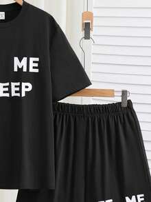 SHEIN Teenager Jungen Casual Set aus Buchstaben-Muster Rundhals Kurzarm Top und Shorts, 2 Stücke Freizeitanzug - Schwarz - Übersicht 3