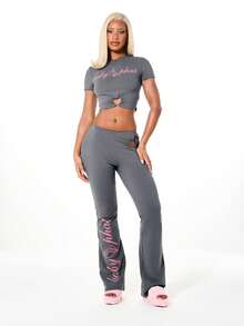 BABYPHAT 情人节短袖露脐T恤，饰有心形镂空细节和粉色手写体Logo - 灰色 - 查看 5