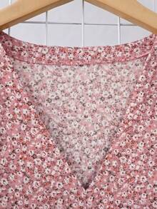 SHEIN LUNE CURVE Áo kiểu nữ cỡ lớn tay lửng cổ chữ V họa tiết hoa nhí, phong cách thường ngày. - Hồng - Xem 4